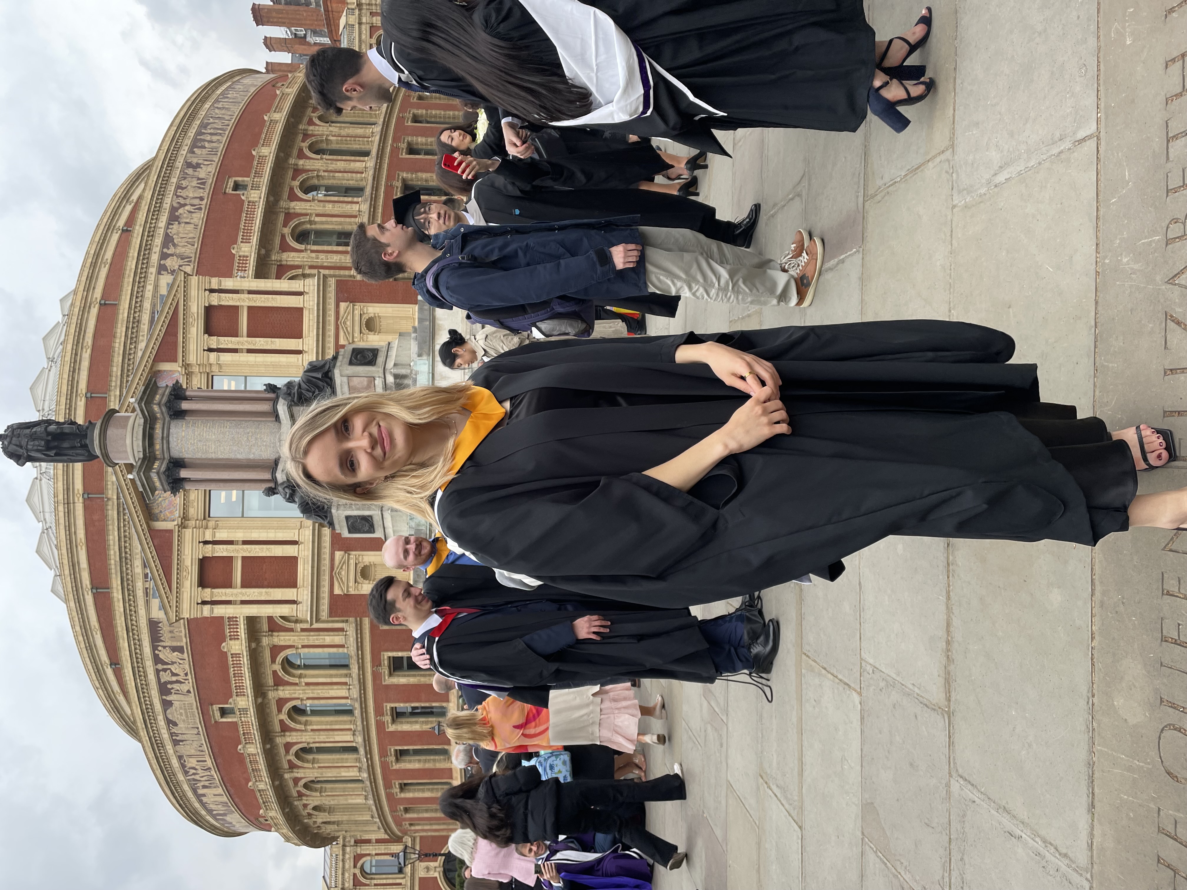 Hannah Cooke headshot