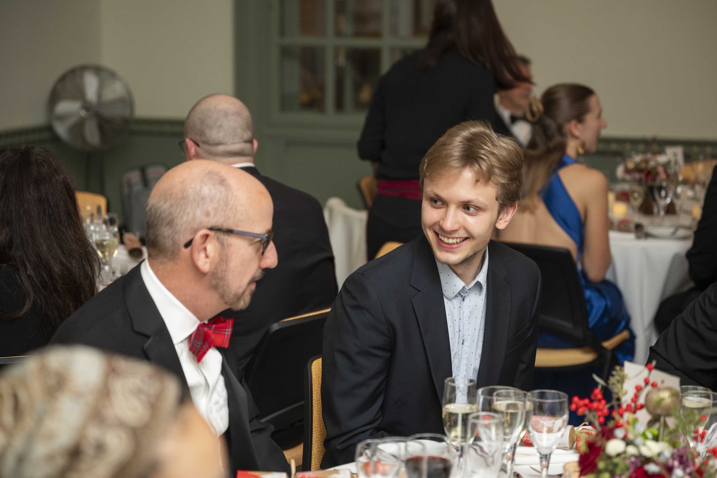 Dr Geoff Fowler with student at Alumni Connections DInner